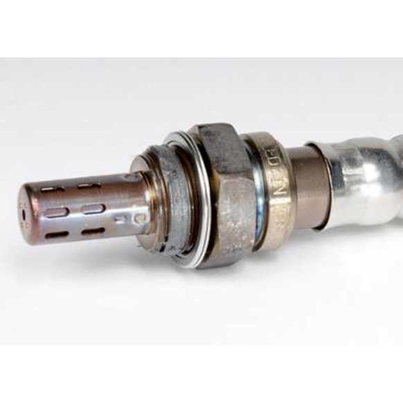 213-3138 Center GM Original Equipment Series Oxygen Sensor, Sold individually 4-wire
