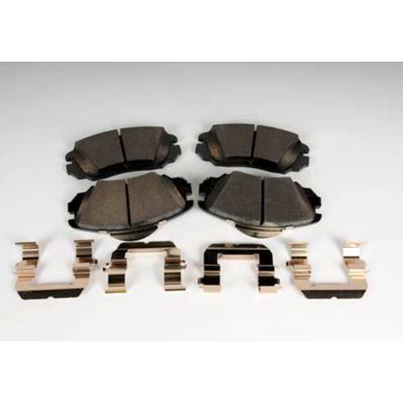 2016 Buick Regal - Front Semi-metallic Brake Pad Set, 2.4L 4Cyl, FWD; Front Strut(GNA); 17' Front & Rear Disc Brake With ABS(J61); Except Mexico(CV3), OE Replacement Series