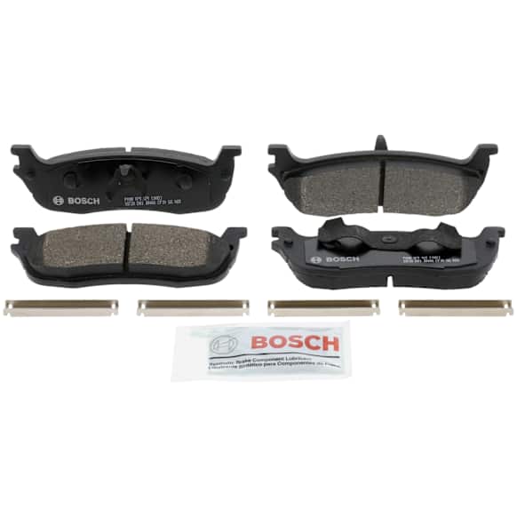 2000 Ford F-150 - Rear Ceramic Brake Pad Set, 5.4L 8Cyl, QuietCast Series