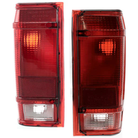 Driver and Passenger Side Halogen Tail Light, Without bulb(s), OE Replacement