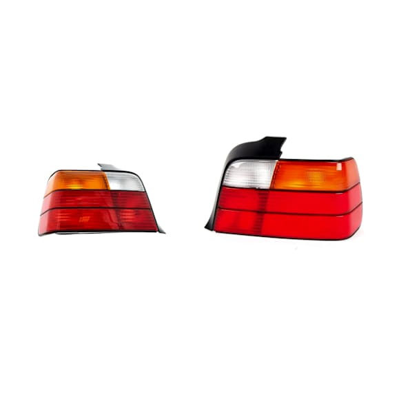 SET-GXL63211393432 Driver and Passenger Side Halogen Tail Light, Without bulb(s), OE Replacement, Sedan
