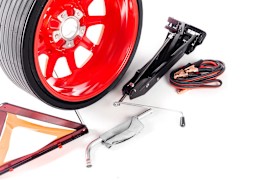 What to Pack in Your Winter Emergency Car Kit