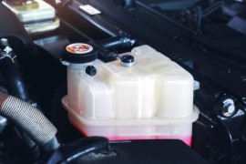 Leaking Coolant Reservoir: Symptoms and Replacement Cost