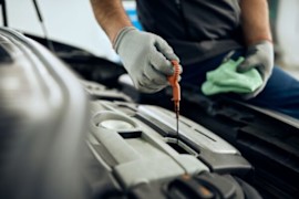 How to Check the Oil Pressure Manually
