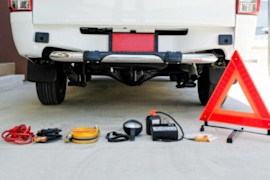 How to Build Your Own Roadside Emergency Kit