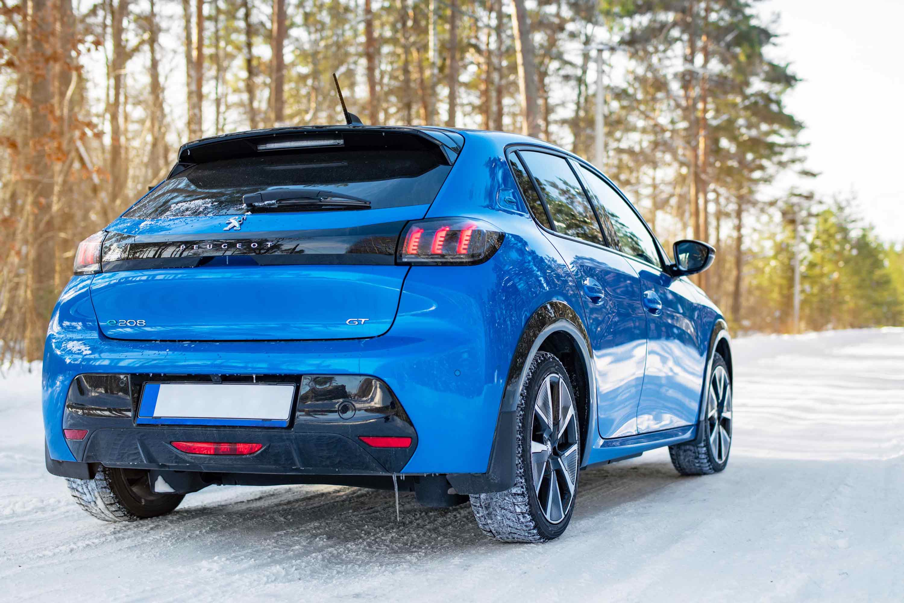 YYou need to warm your engine up before you drive in winter