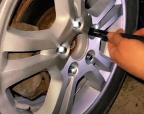 Repair Your Rims Yourself Using Rubbing Alcohol With This Easy-to-Follow Process