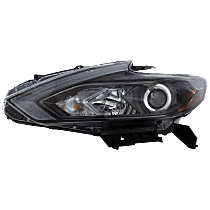 2018 Nissan Altima Headlights from $105 | CarParts.com