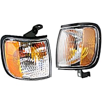 Driver and Passenger Side Halogen Corner Light, With bulb(s)