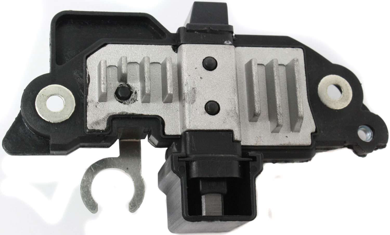 Replacement® 2003 Mercedes Benz C320 Base 6 Cyl 3.2L - Voltage Regulator REPV541401