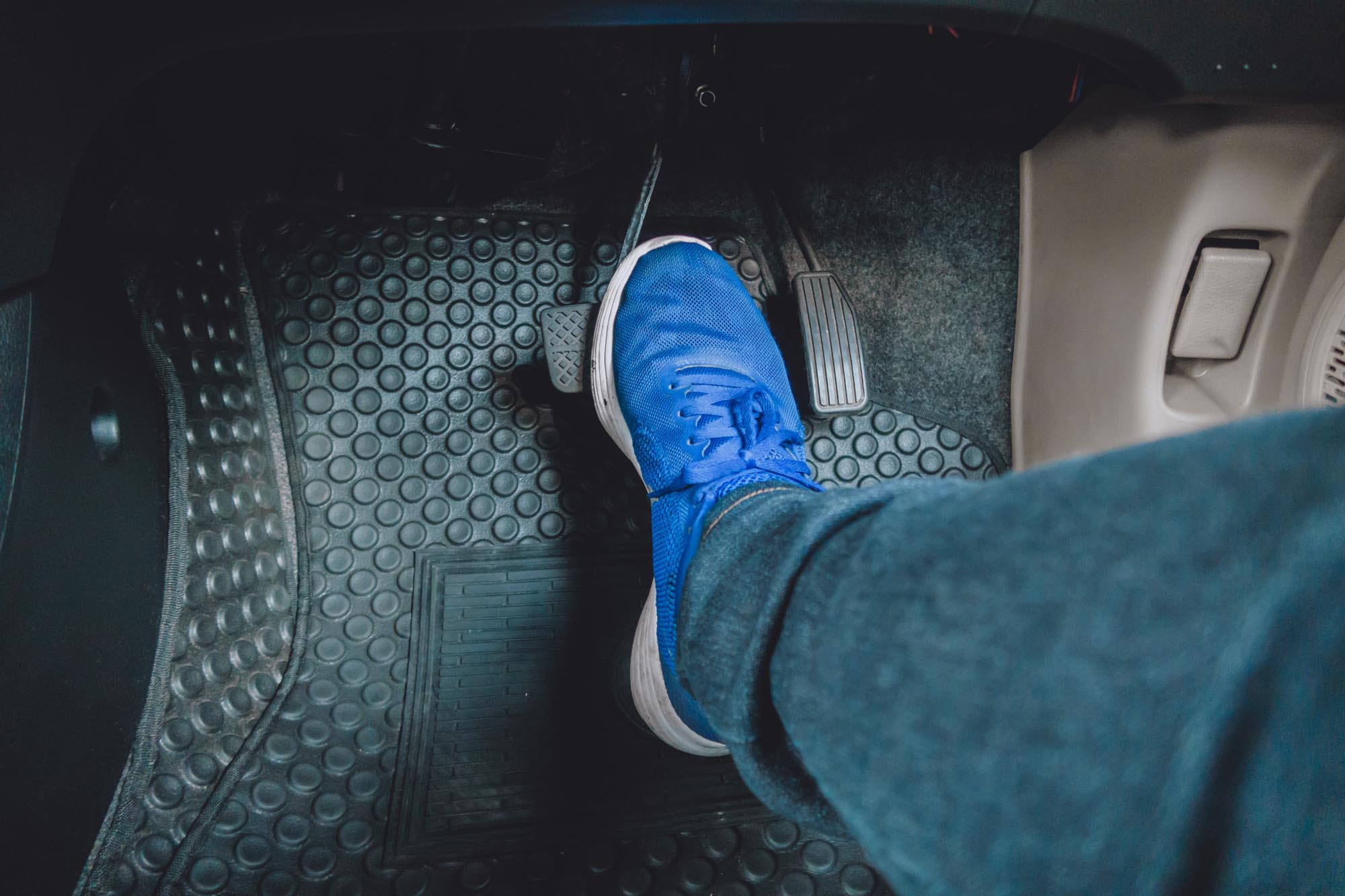 low pedal or pedal that reaches the floor